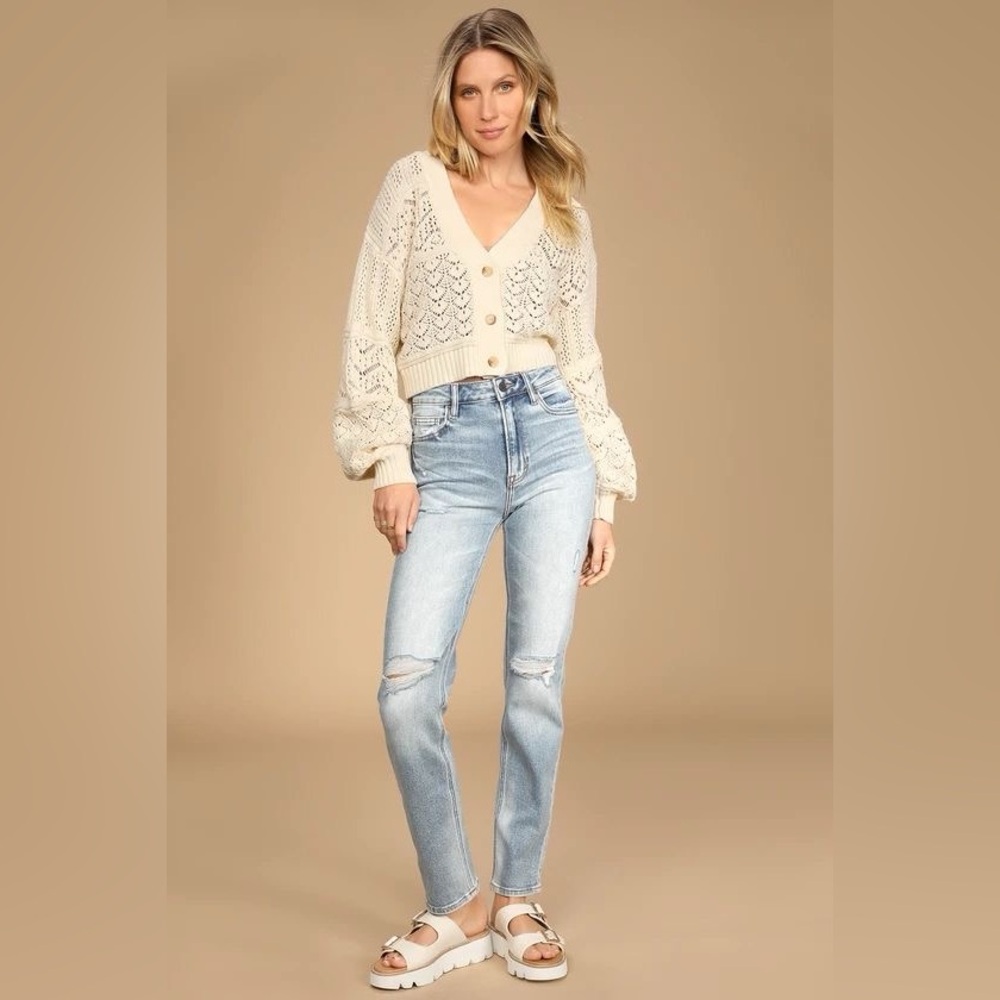 Lulus Total Classic Light Wash Distressed Denim Mom Hidden Jeans Size 29
